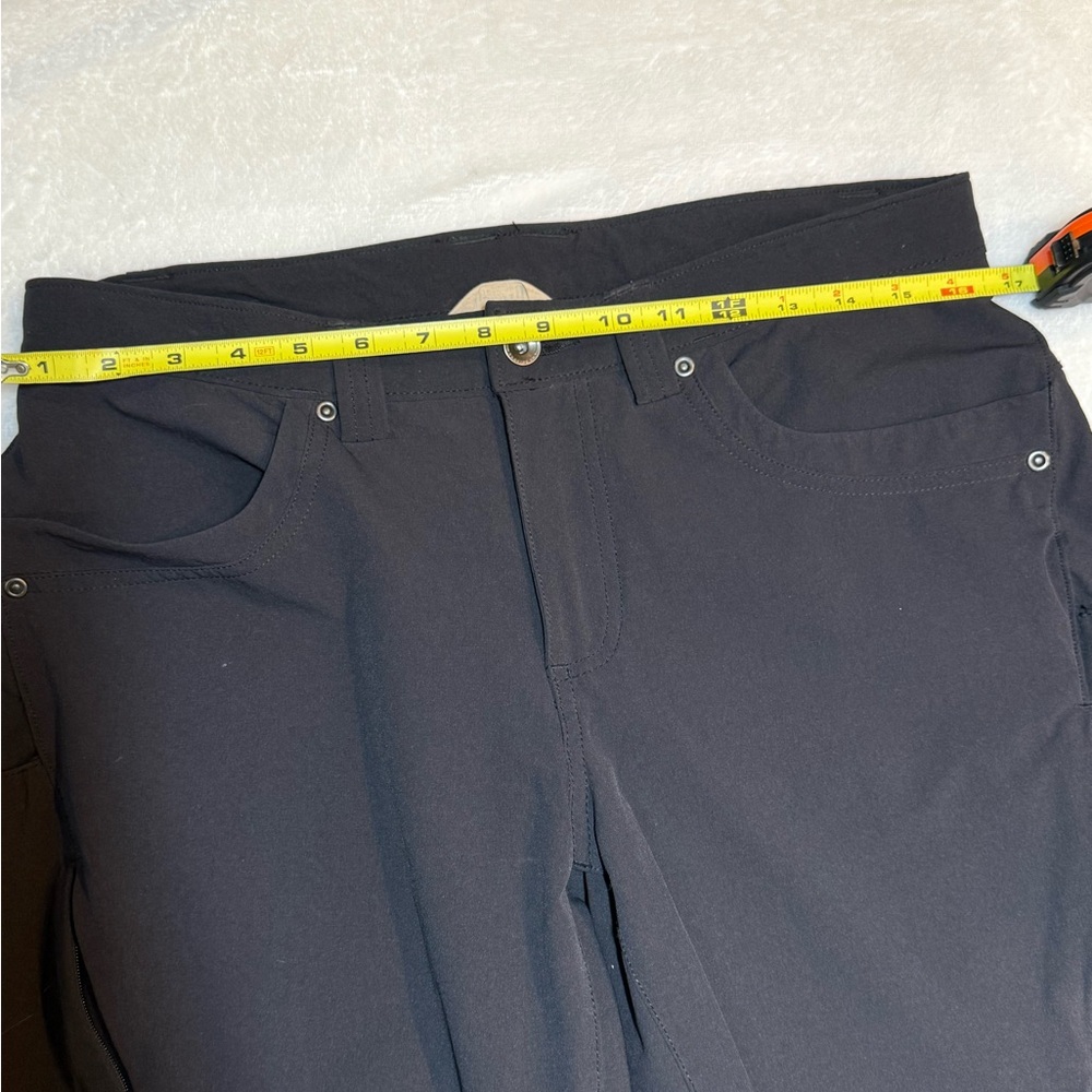 Duluth Trading Co Women's Black Zip Cargo Pocket Pants - Picture 3 of 8